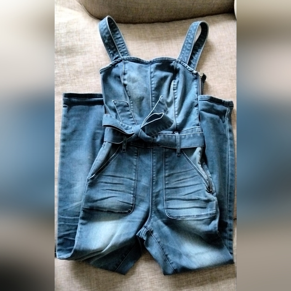 Bebe Women's Blue Jean Jumper Size 24, Excellent condition, WORN ONE TIME